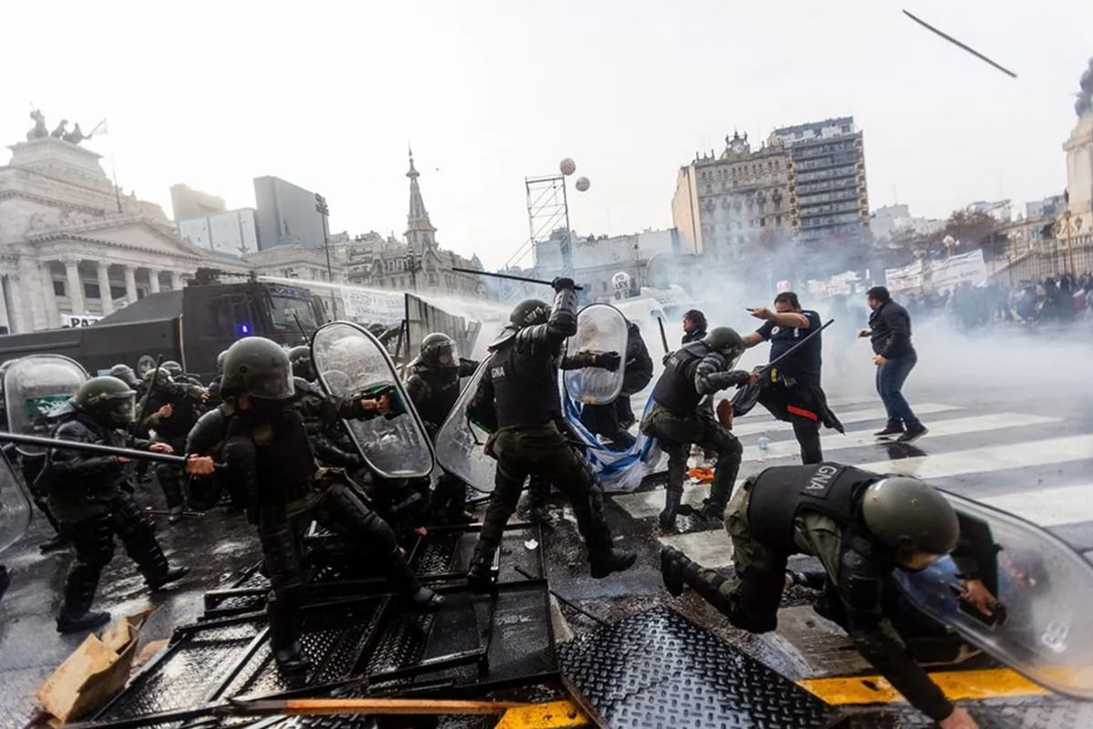 Riots in Buenos Aires ahead of Milei's bill being passed.