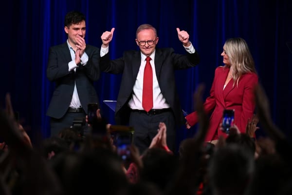 Anthony Albanese with a double thumbs up.